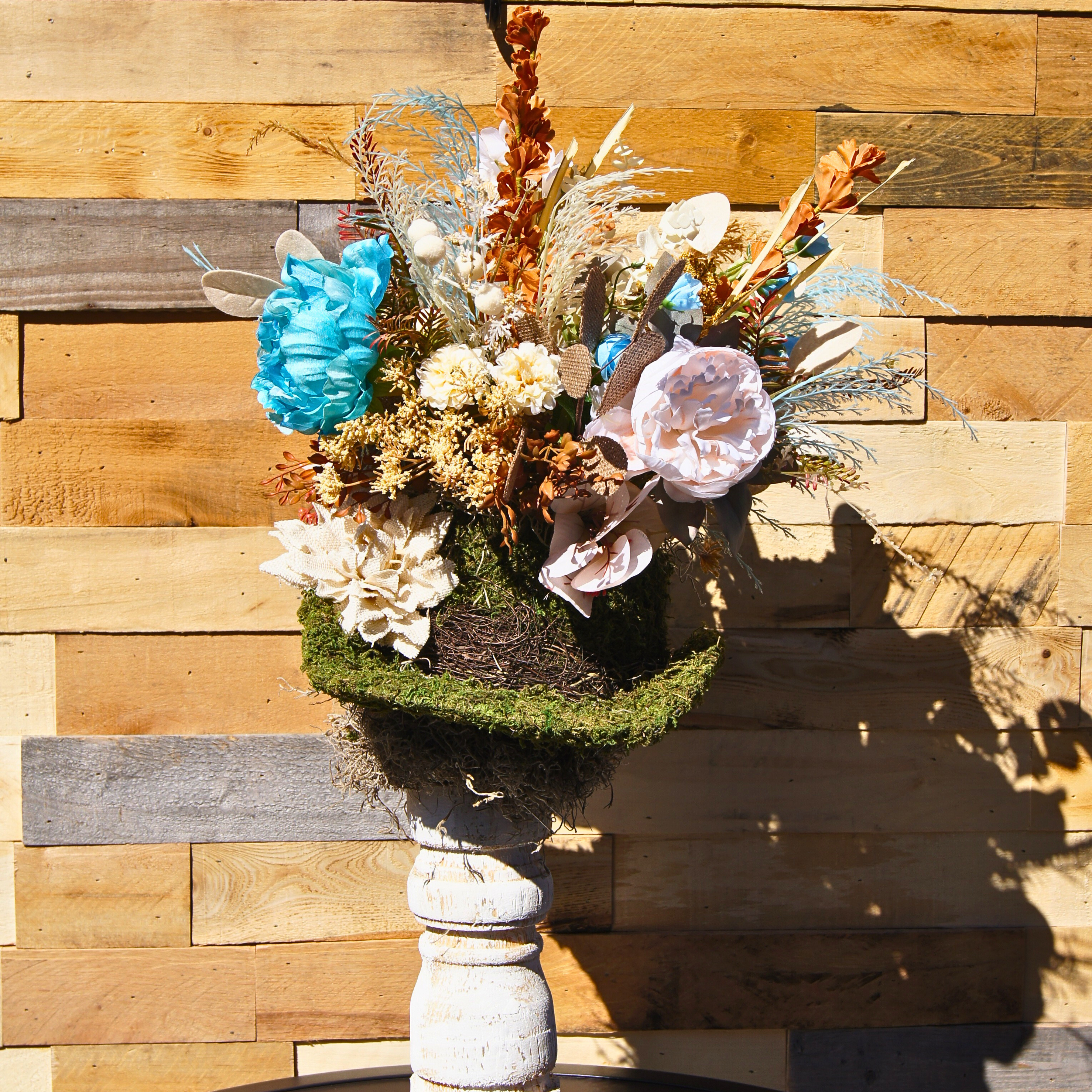 Boho Moss Cowboy Hat Floral Arrangement with Dried and Faux Flowers – Rustic Western Home Décor